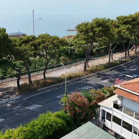 Vicino Al Mare サンレモ